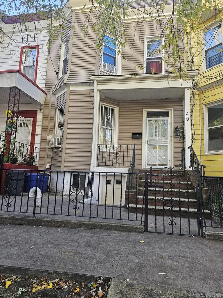 40 Chestnut Street Brooklyn NY 11208