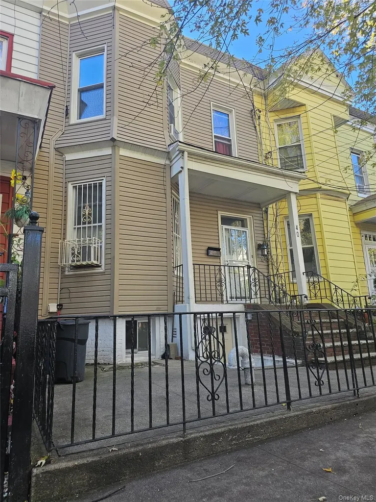 40 Chestnut Street Brooklyn NY 11208