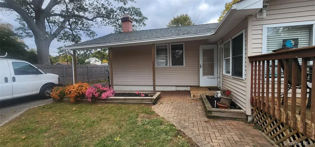 8 Astoria Road Mastic Beach NY 11951