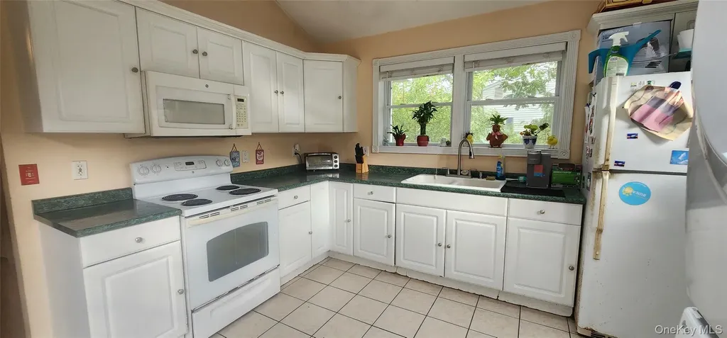 8 Astoria Road Mastic Beach NY 11951