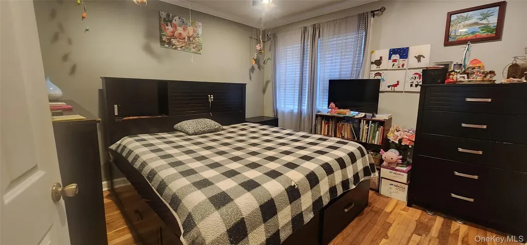 8 Astoria Road Mastic Beach NY 11951
