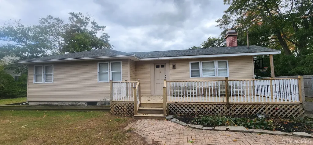 8 Astoria Road Mastic Beach NY 11951