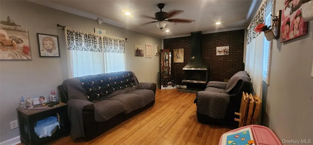 8 Astoria Road Mastic Beach NY 11951