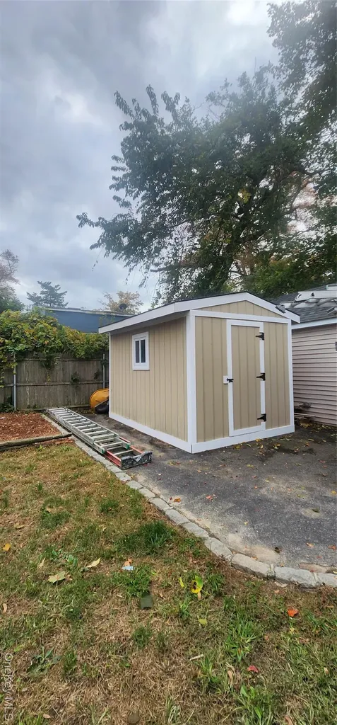 8 Astoria Road Mastic Beach NY 11951