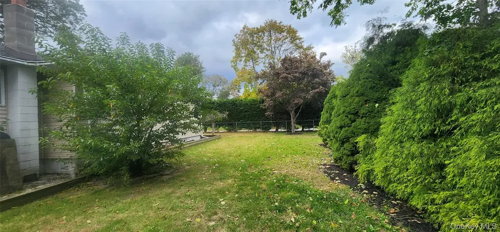 8 Astoria Road Mastic Beach NY 11951