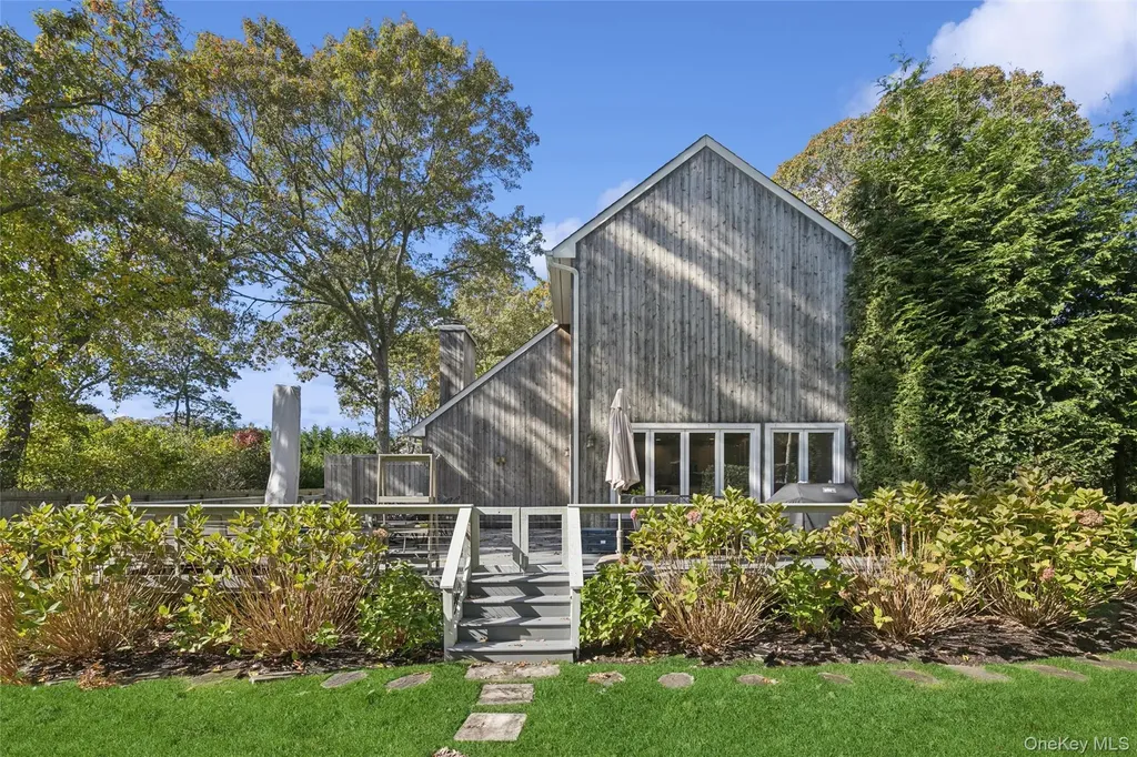 4 Morris Court Westhampton Beach NY 11978