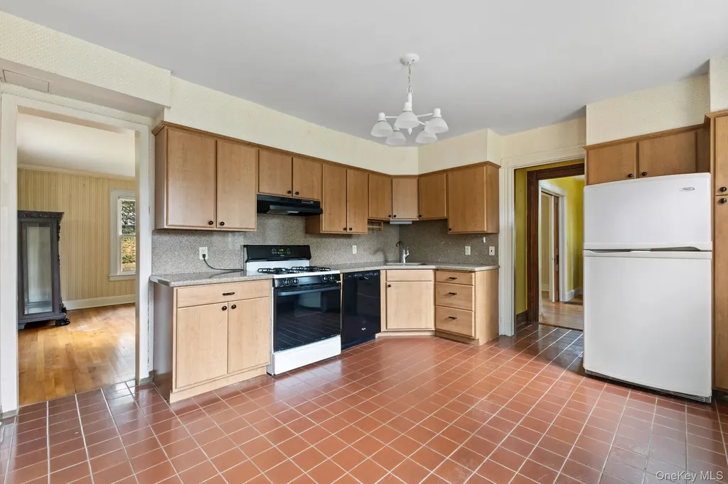 83 Hillside Avenue Mount Kisco NY 10549