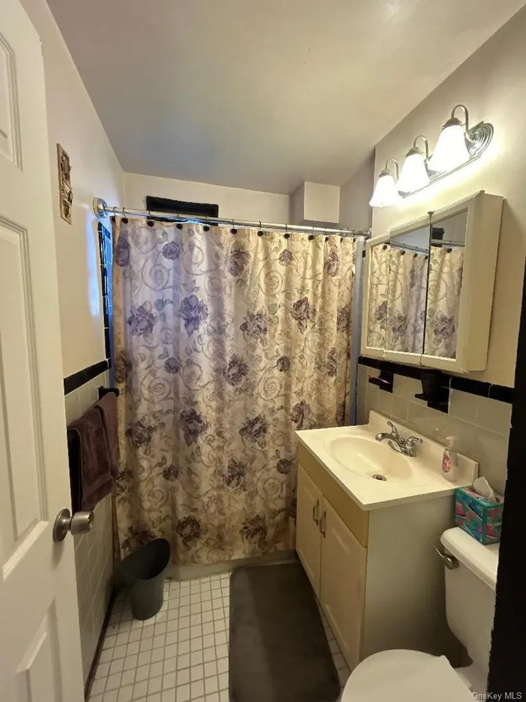 17-84 166 Whitestone NY 11357