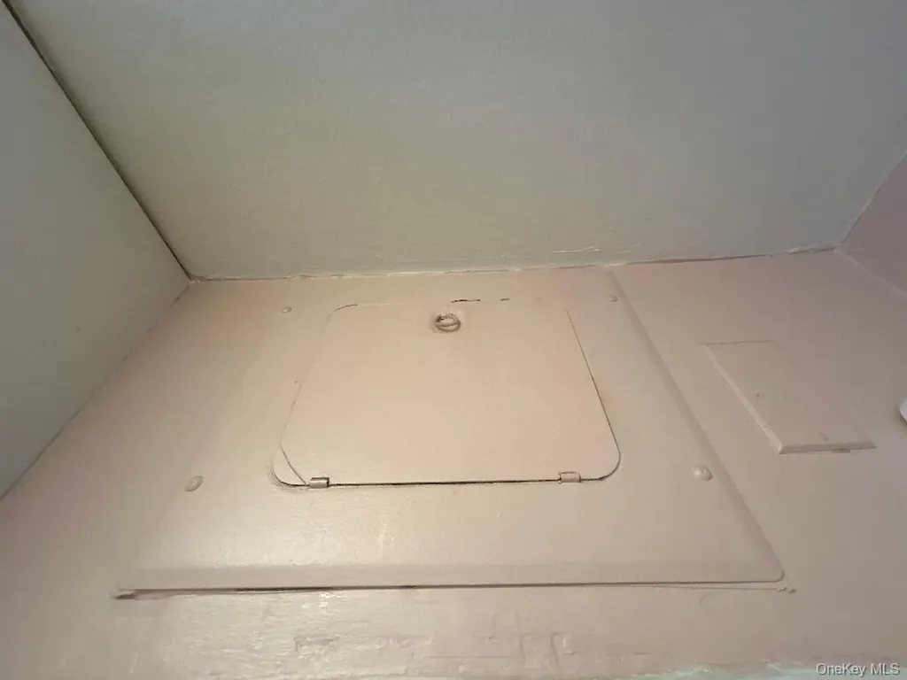 17-84 166 Whitestone NY 11357