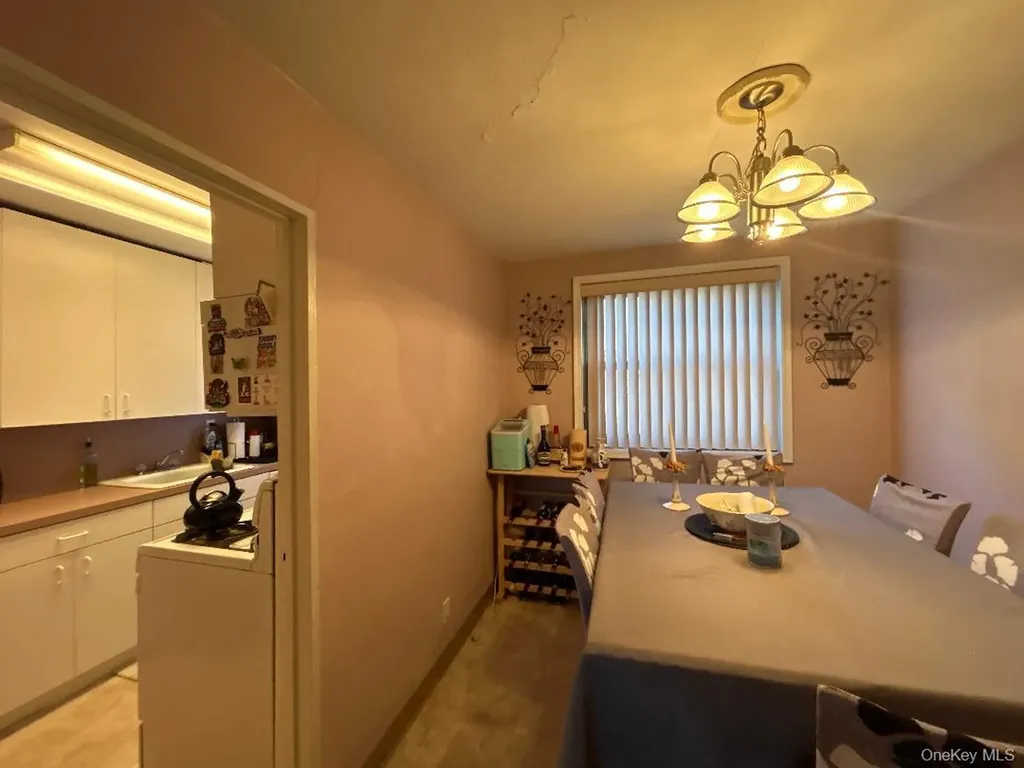 17-84 166 Whitestone NY 11357