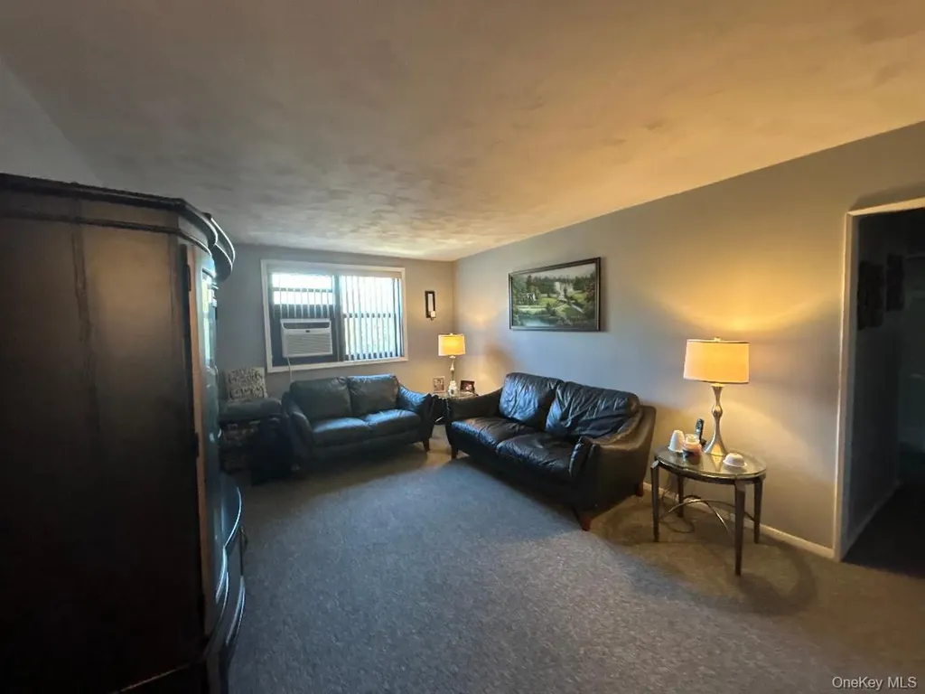 17-84 166 Whitestone NY 11357