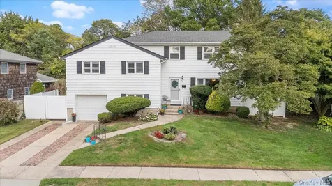 86 Caffrey Avenue Bethpage NY 11714