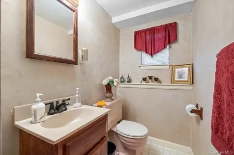 86 Caffrey Avenue Bethpage NY 11714