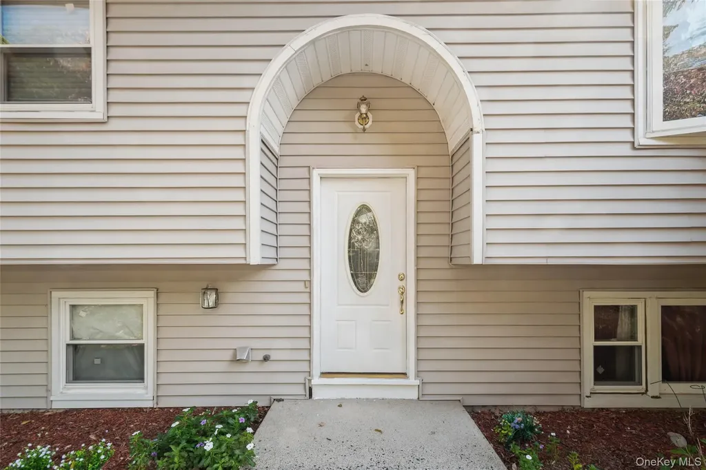 42 Mesa Place Nanuet NY 10954