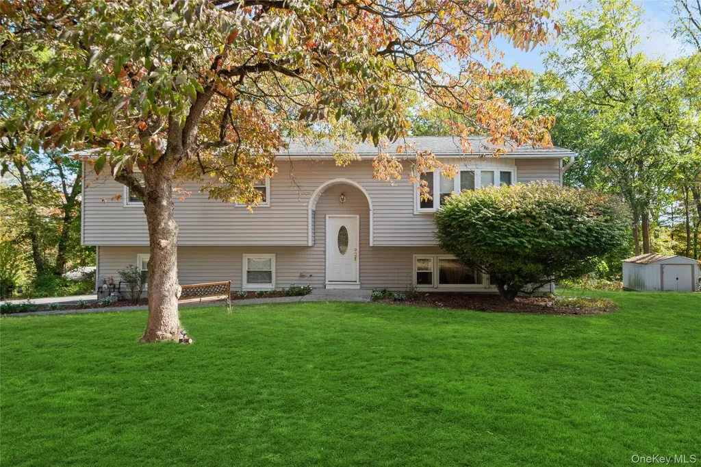 42 Mesa Place Nanuet NY 10954