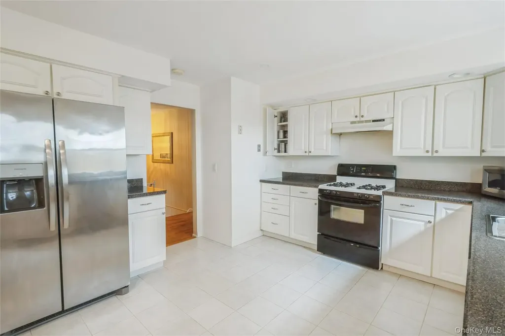 42 Mesa Place Nanuet NY 10954