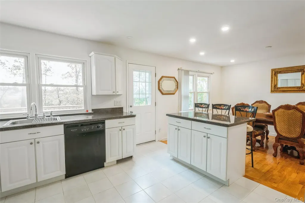 42 Mesa Place Nanuet NY 10954
