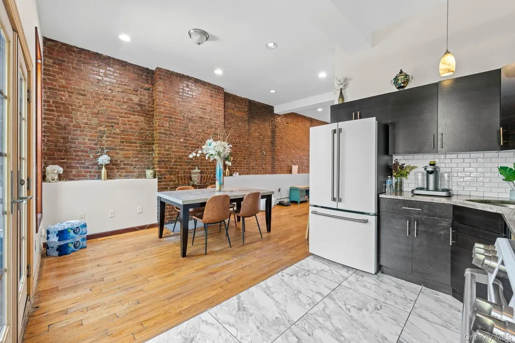 609 Lexington Avenue Brooklyn NY 11221