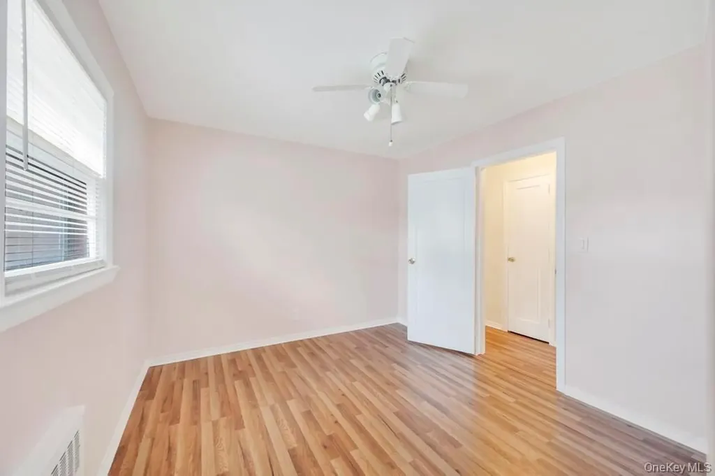 51 Stevenson Road Hewlett NY 11557