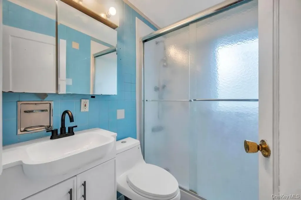 51 Stevenson Road Hewlett NY 11557