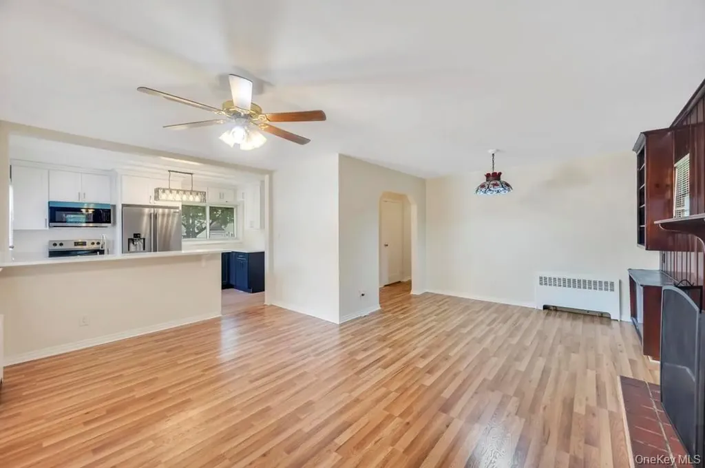 51 Stevenson Road Hewlett NY 11557
