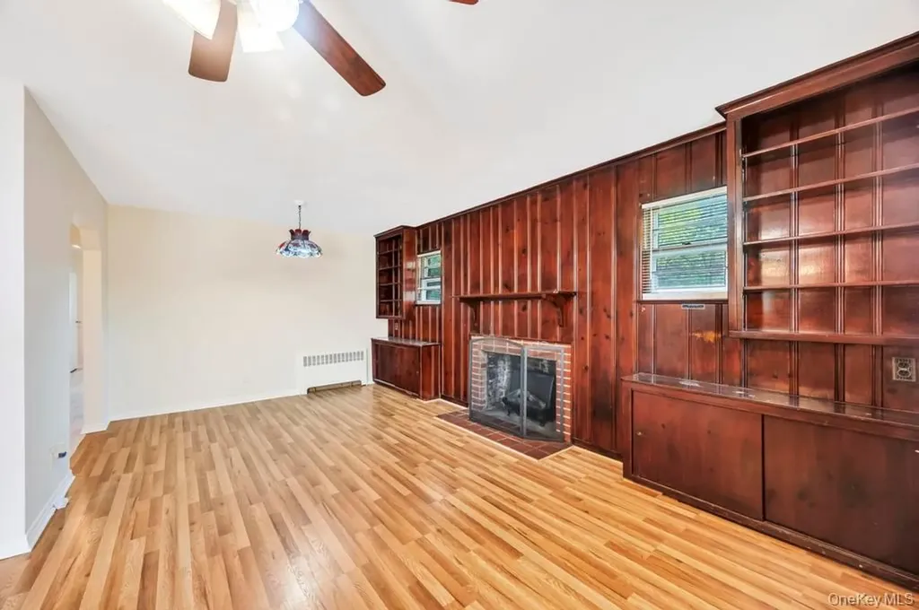 51 Stevenson Road Hewlett NY 11557