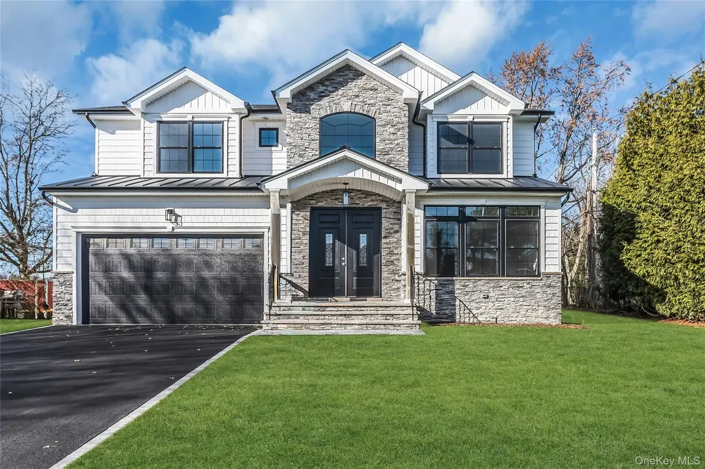 47 Shelter Hill Road Plainview NY 11803