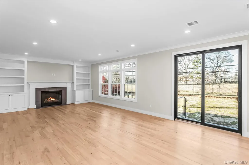 47 Shelter Hill Road Plainview NY 11803