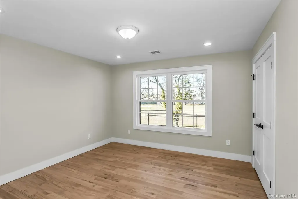 47 Shelter Hill Road Plainview NY 11803