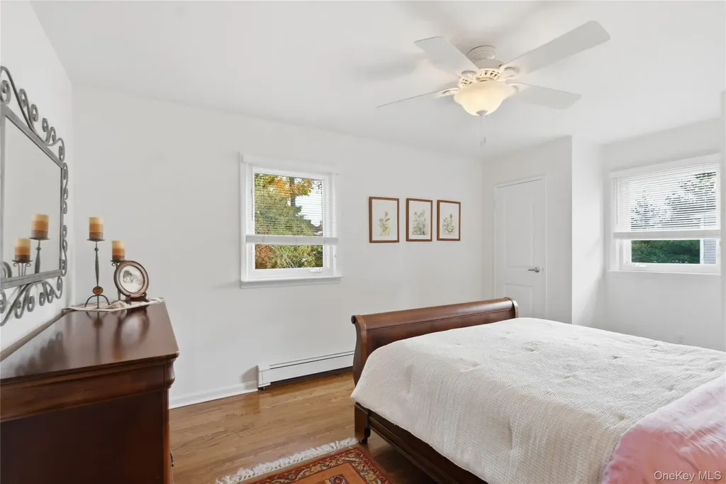 17 Lanier Lane Bay Shore NY 11706