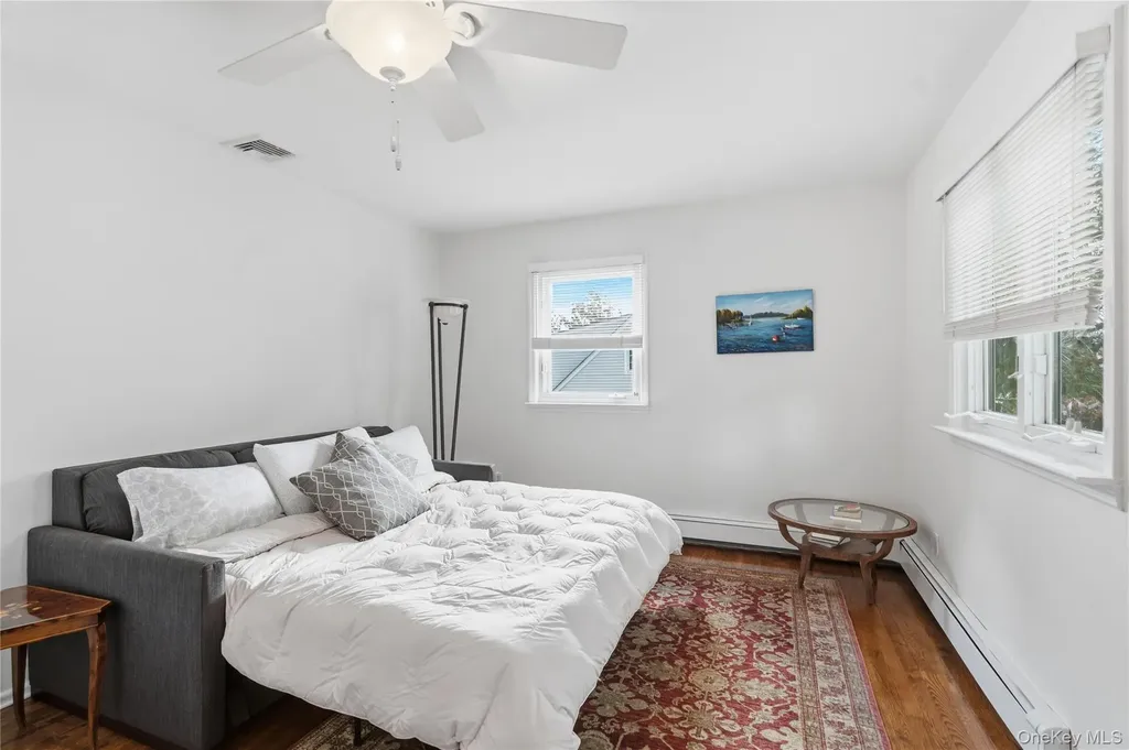17 Lanier Lane Bay Shore NY 11706