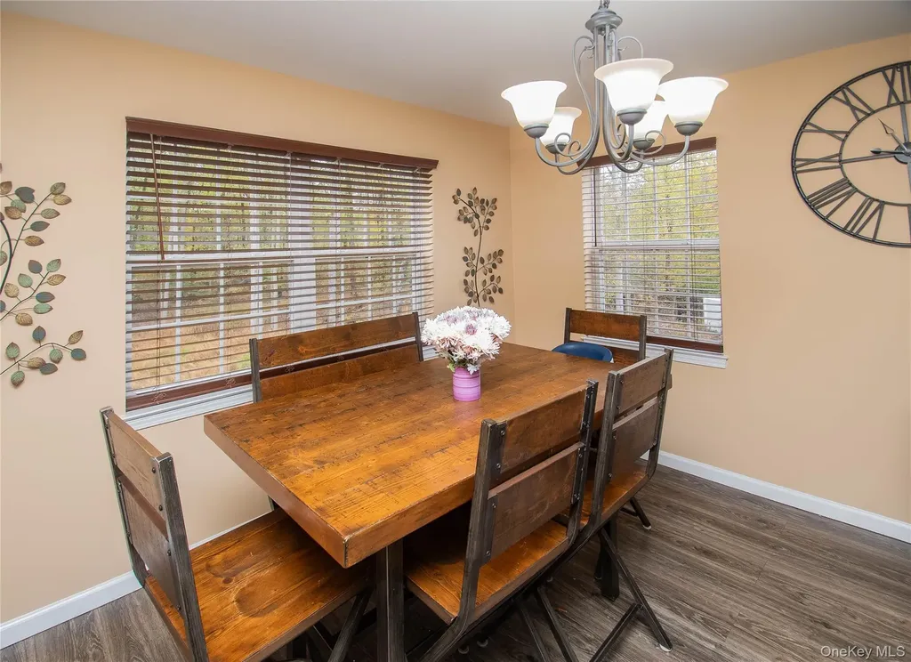 22 Sycamore Way Poughkeepsie NY 12603