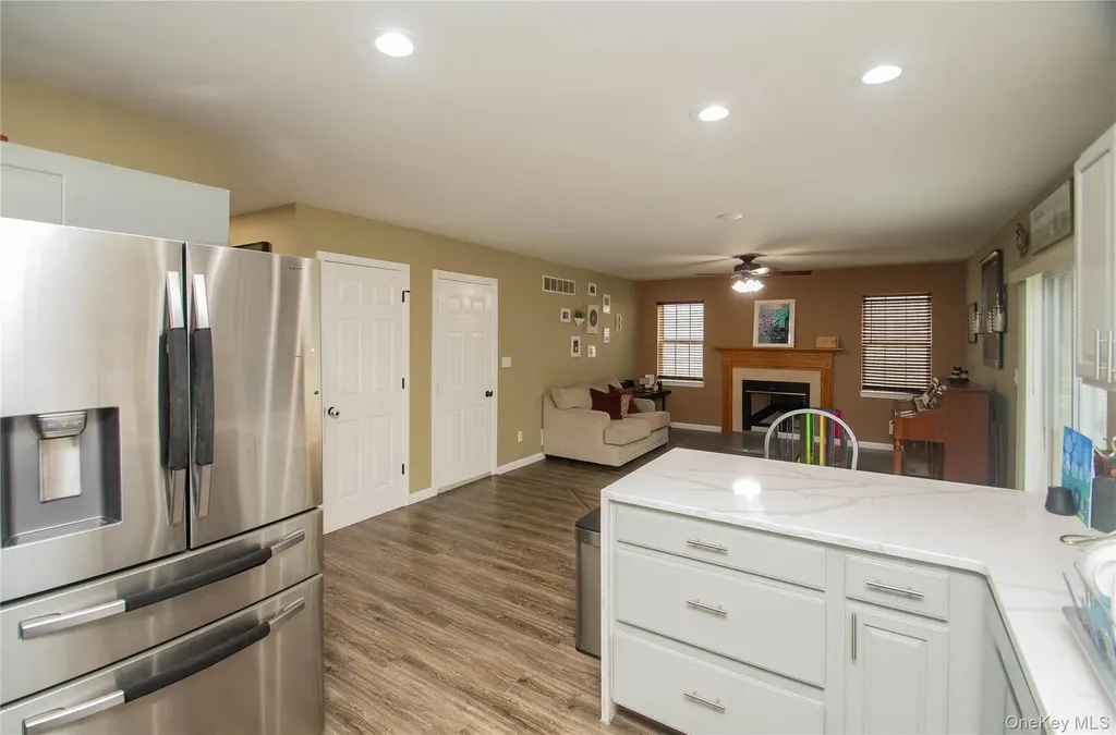 22 Sycamore Way Poughkeepsie NY 12603
