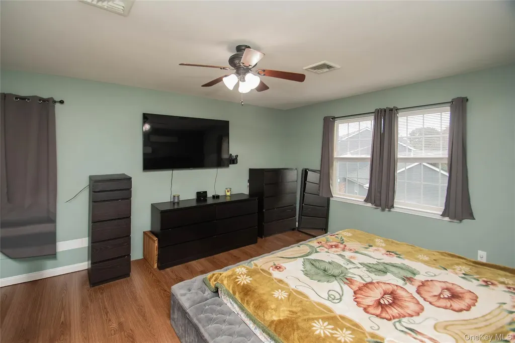 22 Sycamore Way Poughkeepsie NY 12603
