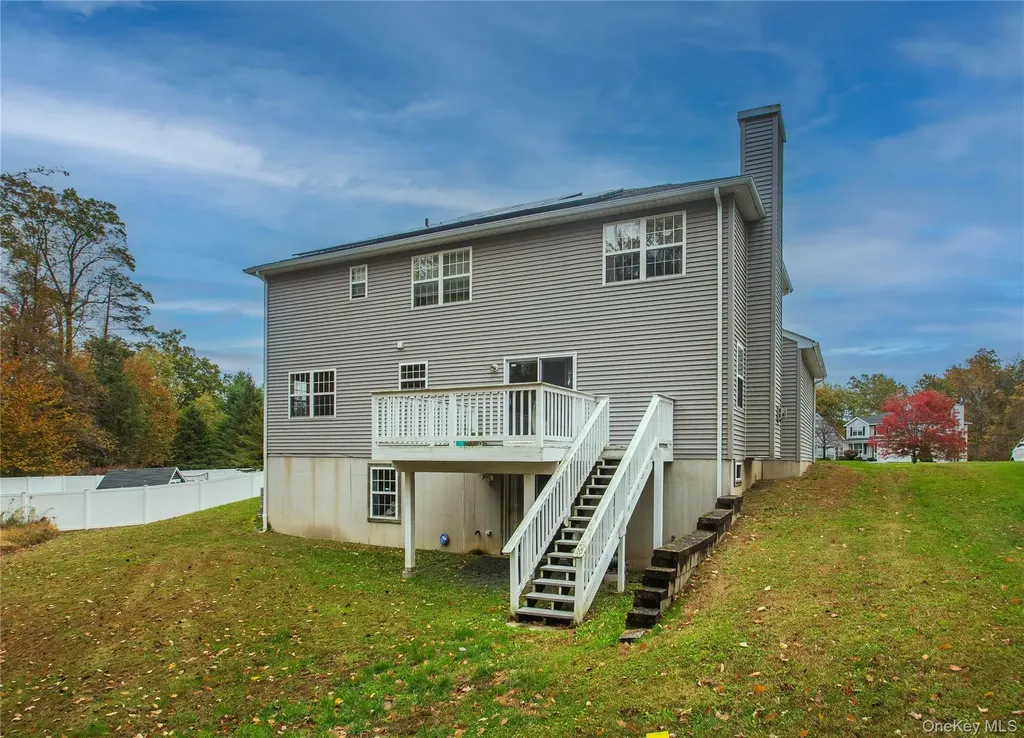 22 Sycamore Way Poughkeepsie NY 12603