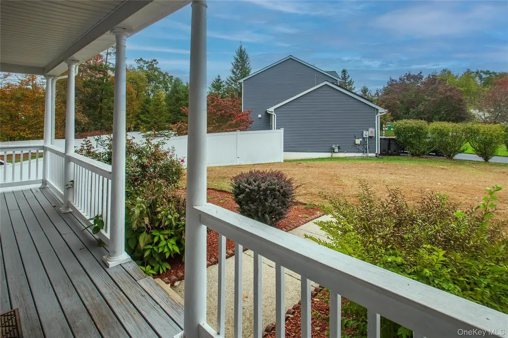 22 Sycamore Way Poughkeepsie NY 12603