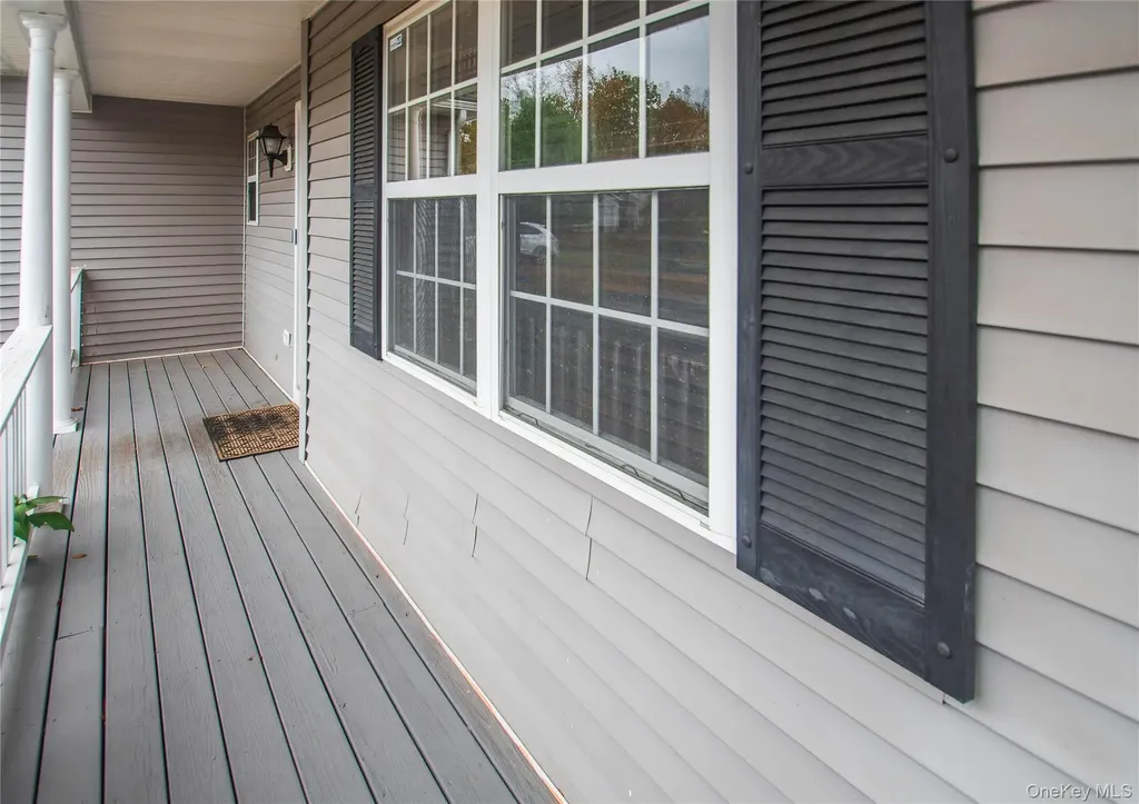 22 Sycamore Way Poughkeepsie NY 12603