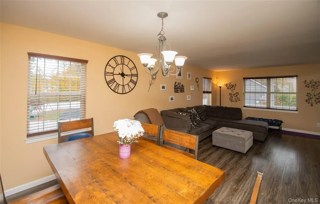 22 Sycamore Way Poughkeepsie NY 12603