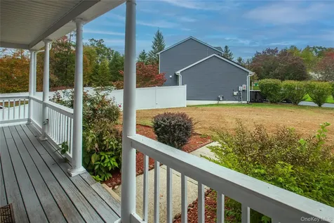 22 Sycamore Way Poughkeepsie NY 12603