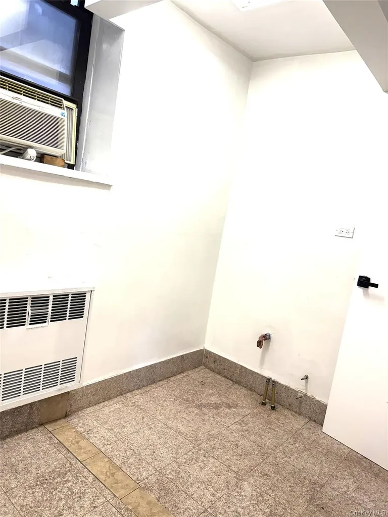 141-05 Northern Boulevard Flushing NY 11354