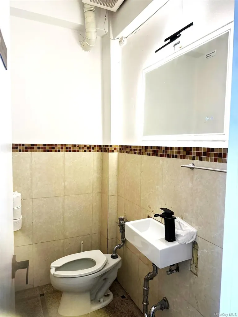 141-05 Northern Boulevard Flushing NY 11354