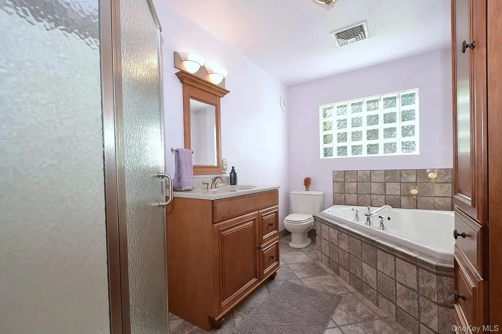 386 Grove Avenue Patchogue NY 11772