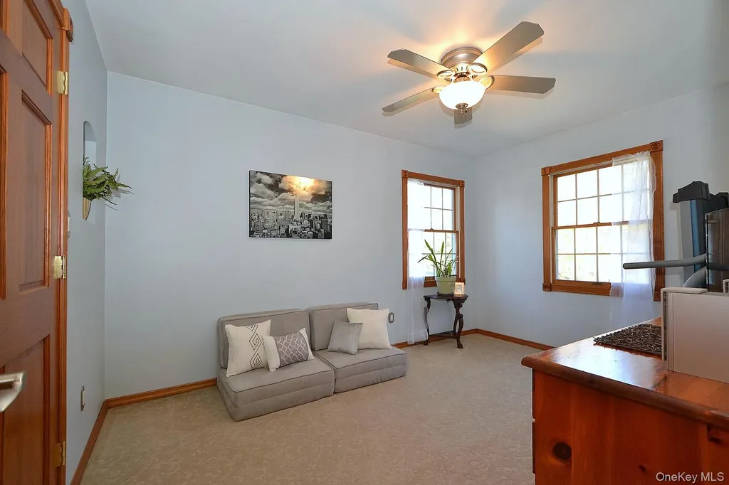 386 Grove Avenue Patchogue NY 11772