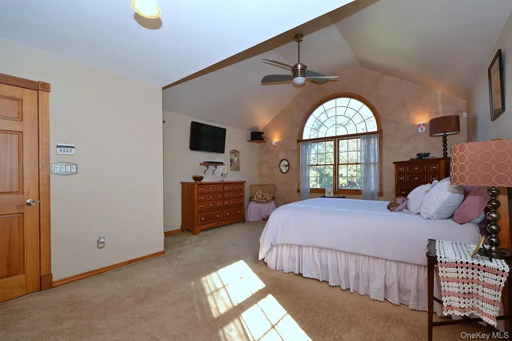 386 Grove Avenue Patchogue NY 11772