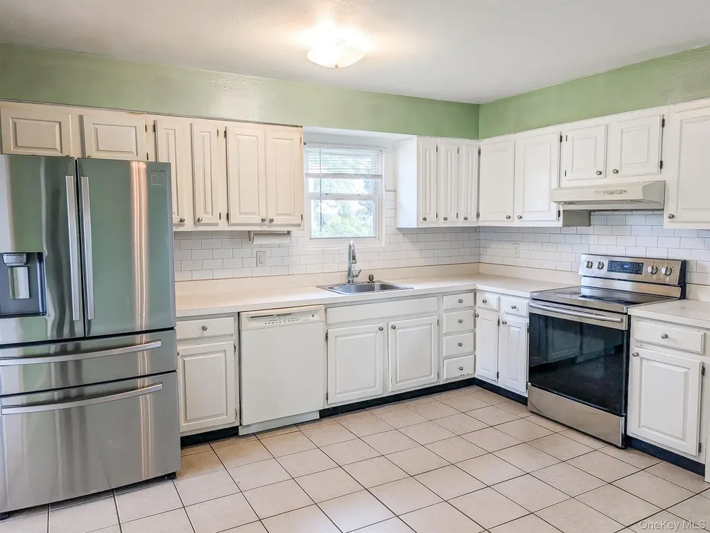 16 Elm Road E Mastic Beach NY 11951