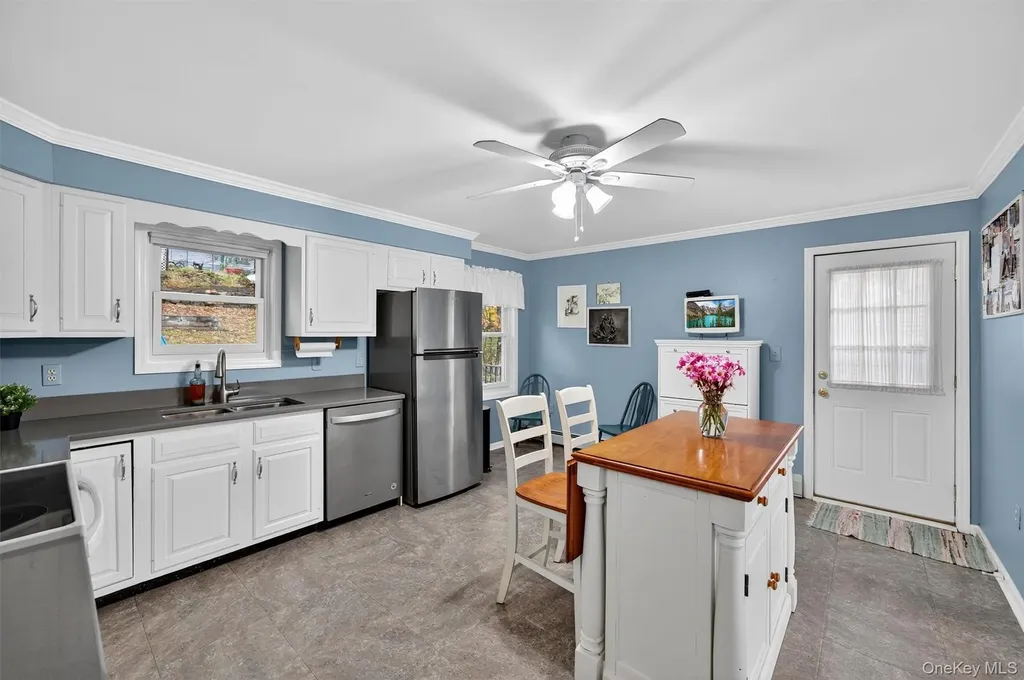 118 Shore Drive New Windsor NY 12553