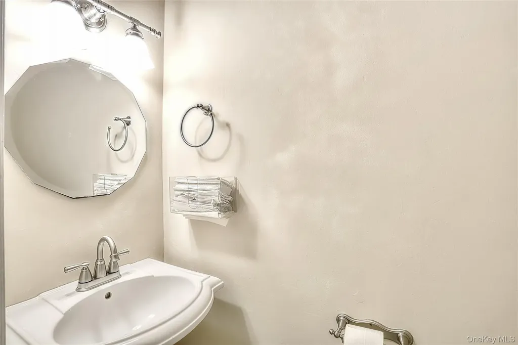 121 Smith Hill Road Suffern NY 10901