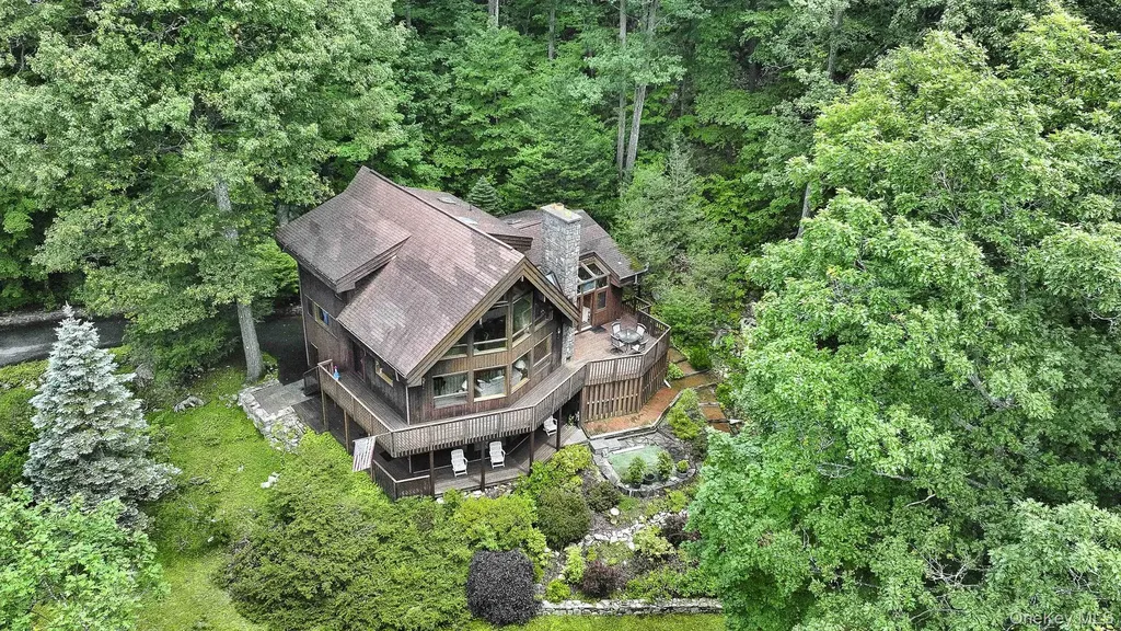 20 Deer Ridge Road Garrison NY 10524