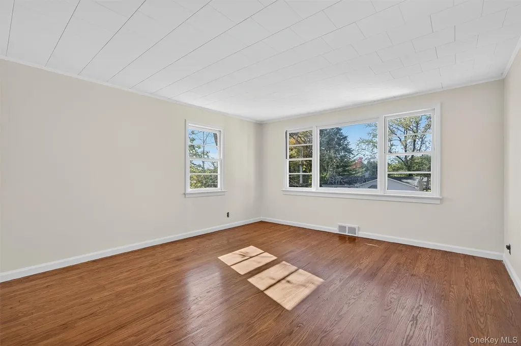 12 Mid Oaks Drive Monroe NY 10950