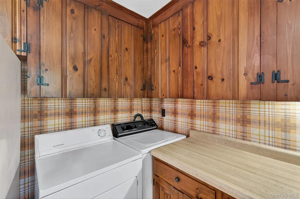 12 Mid Oaks Drive Monroe NY 10950